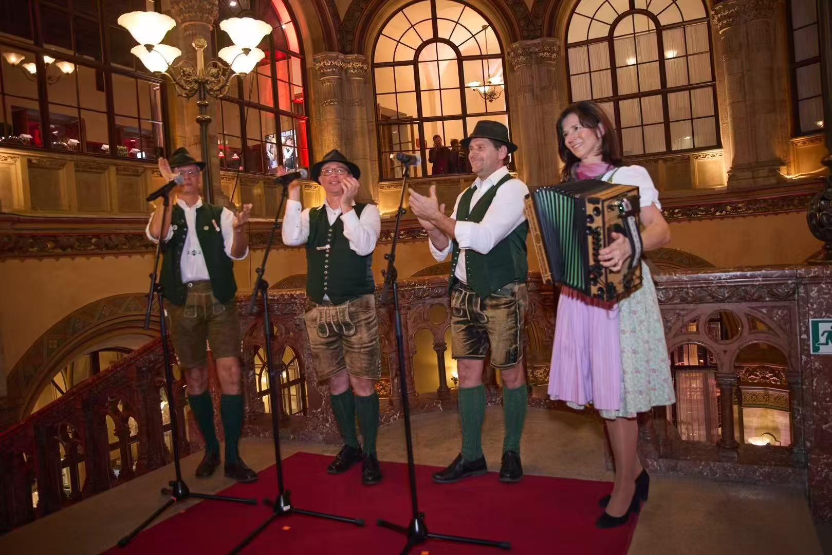 Tischmusik & Jubiläum